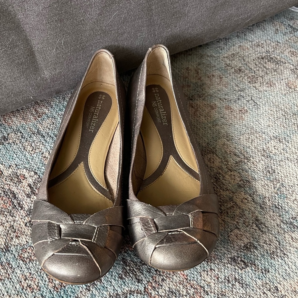 Naturalizer pewter metallic flat